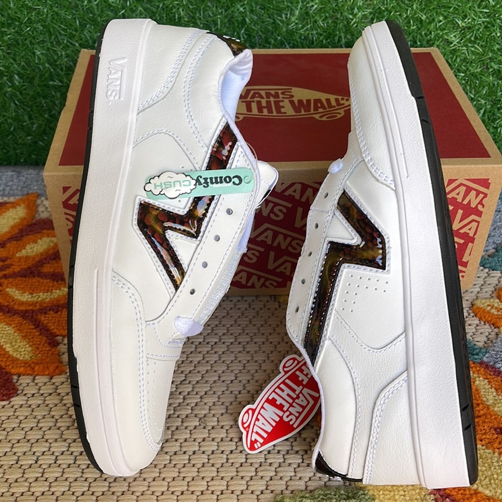 Vans Lowland Cc
(Big Reptile) Tr Wht/Red
VNOATZY909 WMNS sneakers - Picture 12 of 16